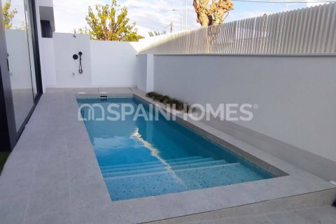 Villa till salu Pilar de la Horadada, Alicante, Spanien 3 sovrum, 197 kvm. Nr. 83614 - foto 9