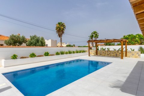 Villa for sale Torrevieja, Alicante, Spain 4 bedrooms, 190 sq.m. No. 114557 - photo 6