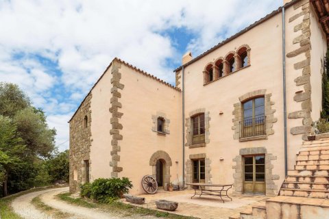 House for sale Girona, Spain 5 bedrooms, 645 sq.m. No. 22818 - photo 3