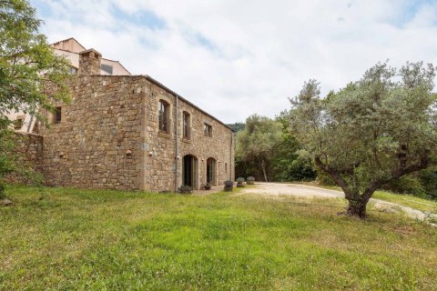 House for sale Girona, Spain 5 bedrooms, 645 sq.m. No. 22818 - photo 5