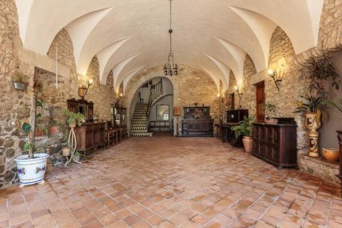 Talo myytävänä Girona, Espanja, 13 makuuhuonetta, 1000 m2 No. 22849 - kuva 12