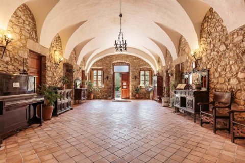 Talo myytävänä Girona, Espanja, 13 makuuhuonetta, 1000 m2 No. 22849 - kuva 13