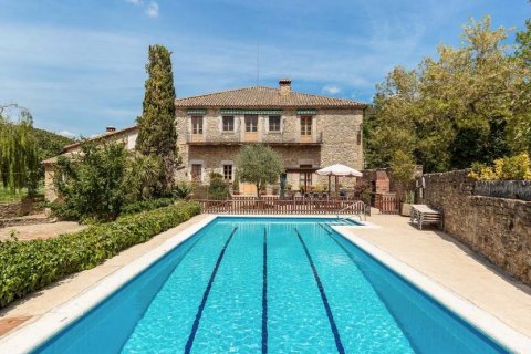 Talo myytävänä Girona, Espanja, 13 makuuhuonetta, 1000 m2 No. 22849 - kuva 2