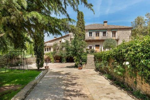 Talo myytävänä Girona, Espanja, 13 makuuhuonetta, 1000 m2 No. 22849 - kuva 1