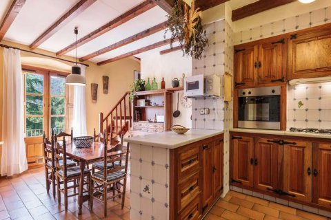 Talo myytävänä Girona, Espanja, 13 makuuhuonetta, 1000 m2 No. 22849 - kuva 20