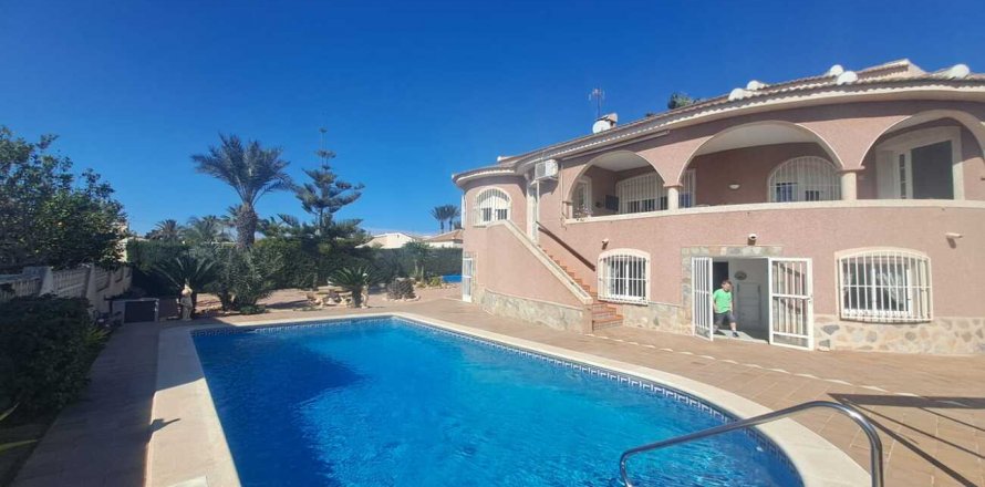 Villa Ciudad Quesada, Alicante, Espagne 5 chambres,  No. 115604