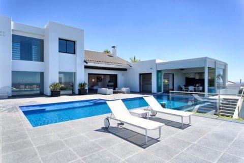 House for sale Benahavis, Malaga, Spain 5 bedrooms, 610 sq.m. No. 23069 - photo 1