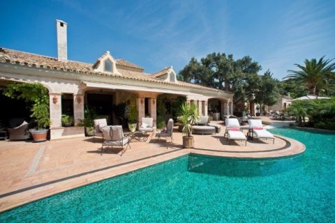House for sale Benahavis, Malaga, Spain 5 bedrooms, 1156 sq.m. No. 23071 - photo 1