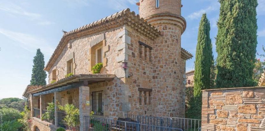 House Platja D'aro, Girona, Spain 5 bedrooms, 511 sq.m. No. 22790
