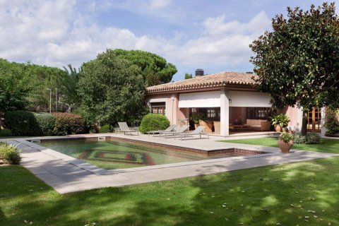 Сasa en venta Platja D'aro, Gerona, España 5 dormitorios, 500 m2 No. 22786 - foto 1