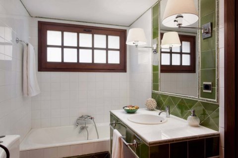 Сasa en venta Platja D'aro, Gerona, España 5 dormitorios, 500 m2 No. 22786 - foto 21