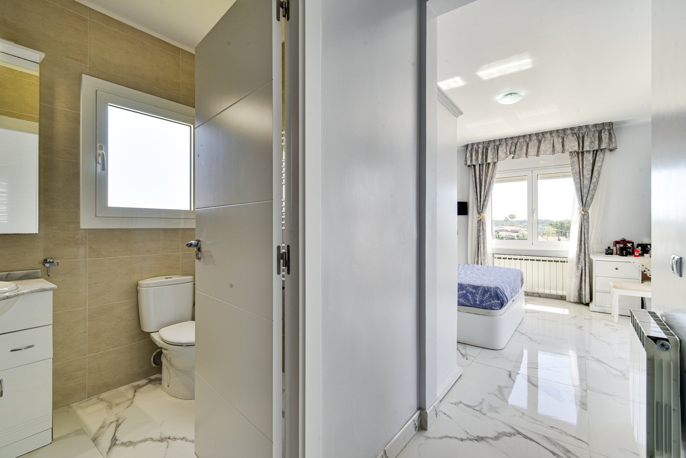 Talo Lloret de Mar, Girona, Espanja 5 makuuhuonetta, 408 m2 No. 98926