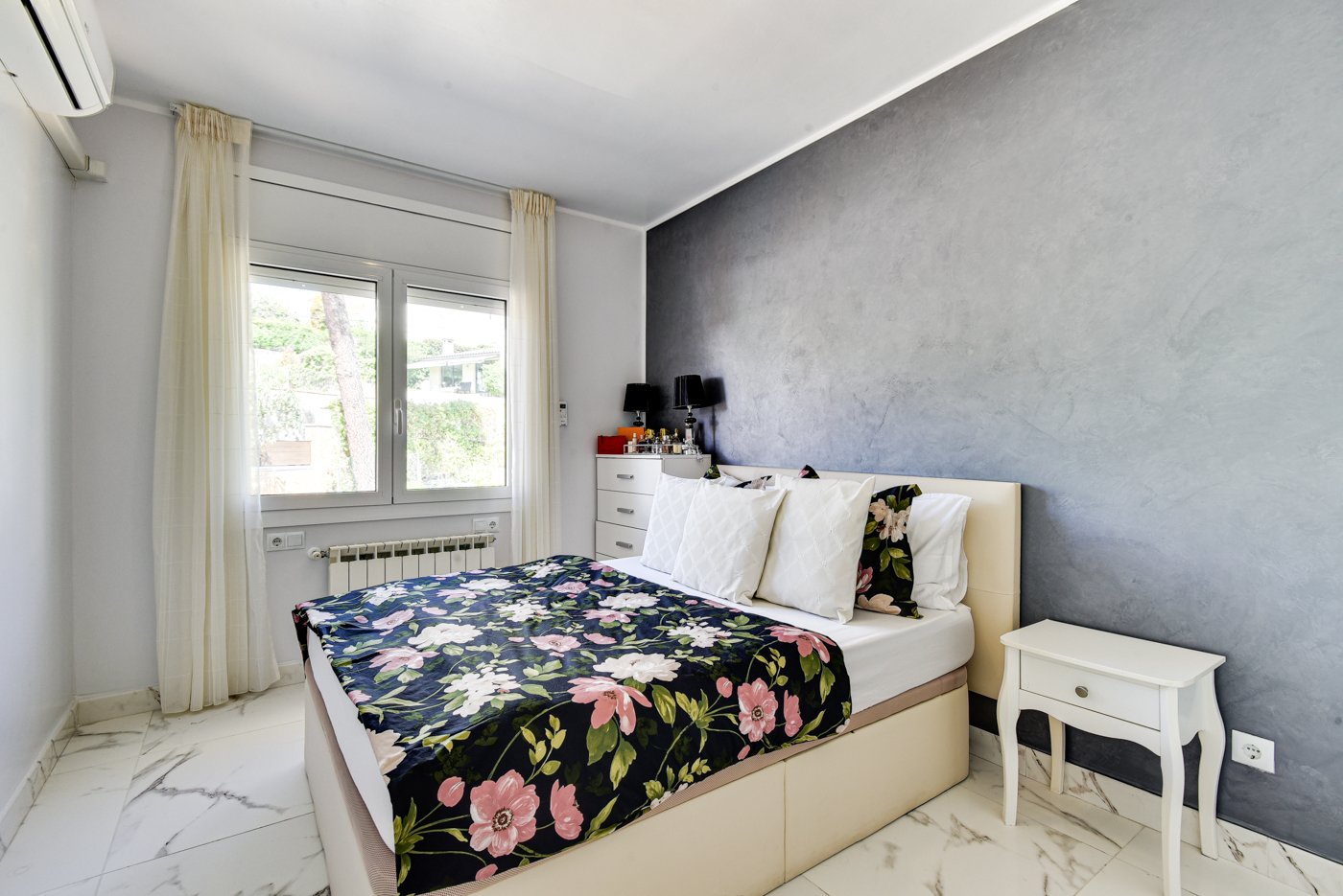 Talo Lloret de Mar, Girona, Espanja 5 makuuhuonetta, 408 m2 No. 98926