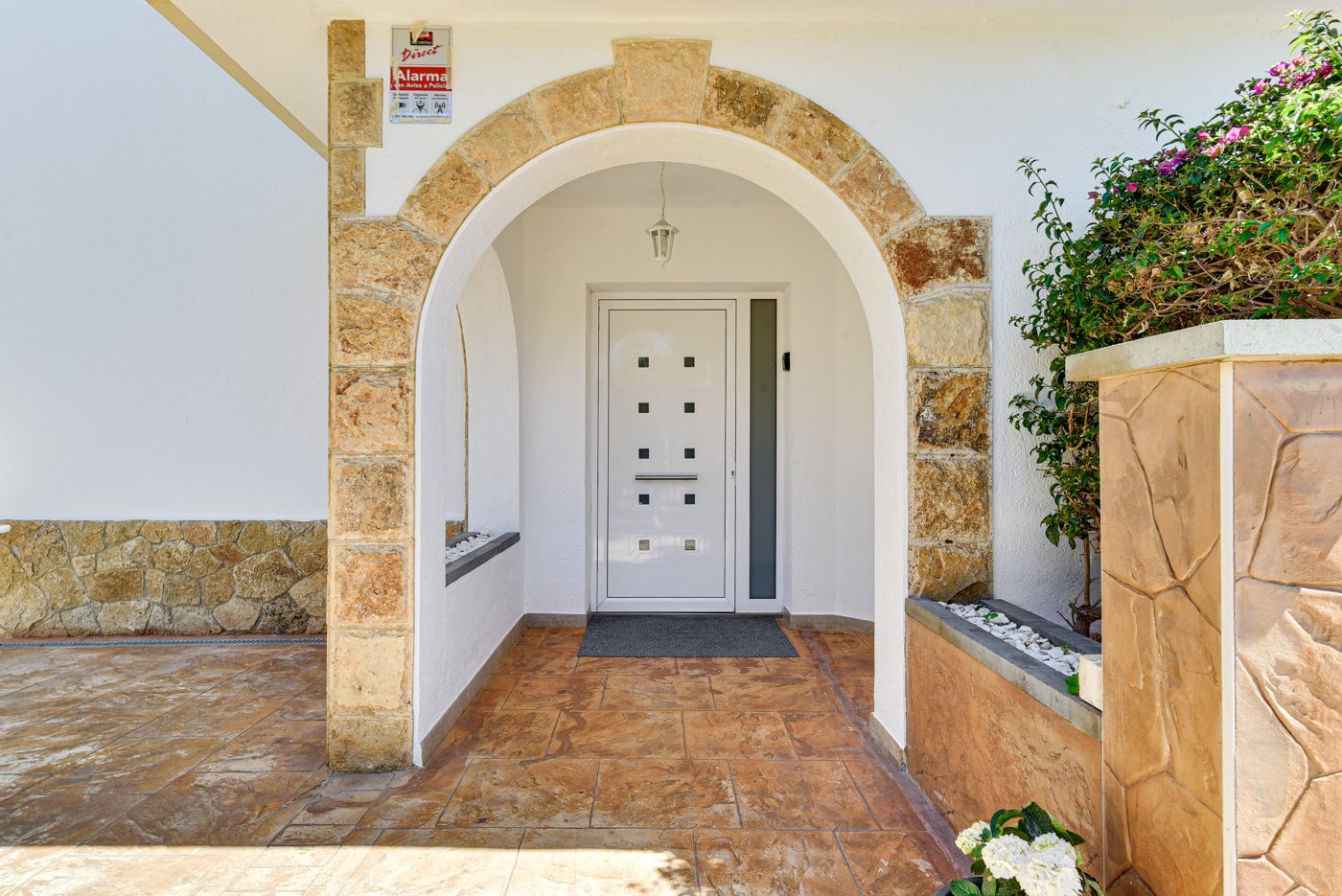 Talo Lloret de Mar, Girona, Espanja 5 makuuhuonetta, 408 m2 No. 98926