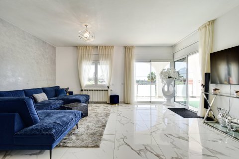 House for sale Lloret de Mar, Girona, Spain 5 bedrooms, 408 sq.m. No. 98926 - photo 11