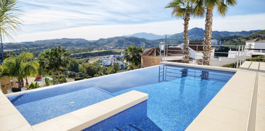 Villa Benahavis, Malaga, Spain 4 bedrooms, 289 sq.m. No. 109652