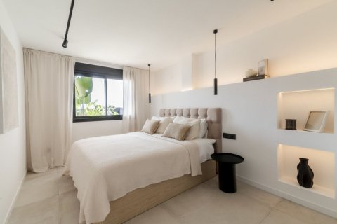 Dzīvoklis pārdošanā Nueva Andalucia, Malaga, Spānijā 3 istabas, 137 m2 Nr. 109650 - attēls 20