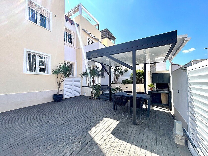 Bungalow in Villamartin, Alicante, Spain 2 bedrooms, 76 sq.m. No. 117709