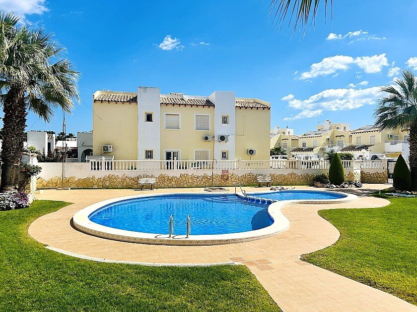 Bungalow in Villamartin, Alicante, Spain 2 bedrooms, 76 sq.m. No. 117709
