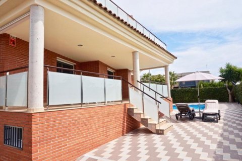 Продажа дома Камбрильс, Таррагона, Испания 2 спальни, 264м2 №22946 - фото 7