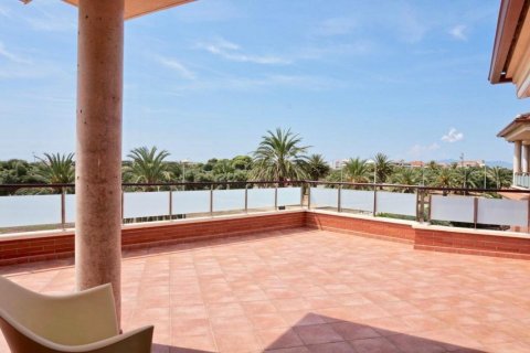 Продажа дома Камбрильс, Таррагона, Испания 2 спальни, 264м2 №22946 - фото 9