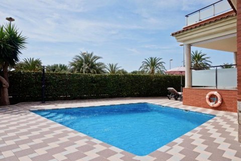 Продажа дома Камбрильс, Таррагона, Испания 2 спальни, 264м2 №22946 - фото 2