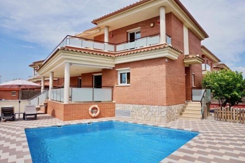 Продажа дома Камбрильс, Таррагона, Испания 2 спальни, 264м2 №22946 - фото 1