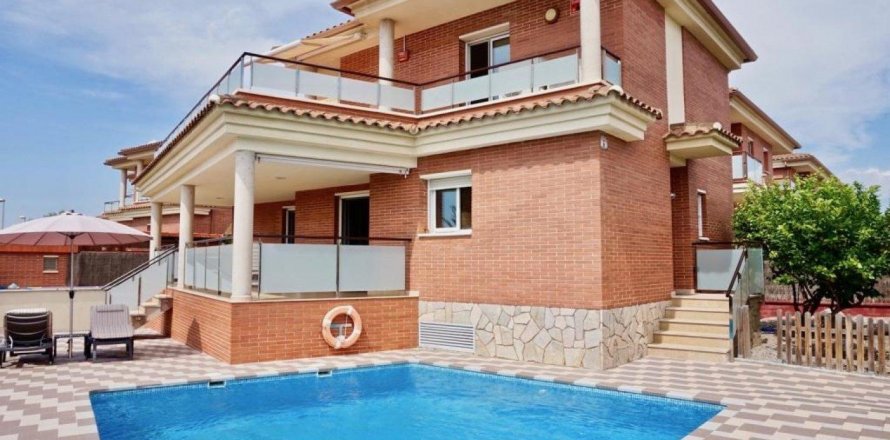 Дом Камбрильс, Таррагона, Испания 2 спальни, 264м2 №22946