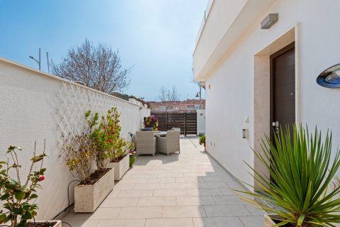 Villa for sale Pilar de la Horadada, Alicante, Spain 3 bedrooms, 100 sq.m. No. 116154 - photo 29
