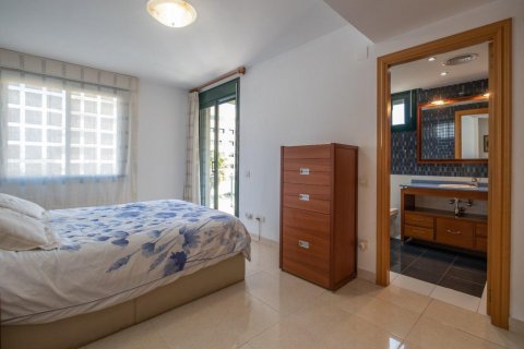 Продажа квартиры Салоу, Таррагона, Испания 4 спальни, 134м2 №21889 - фото 13