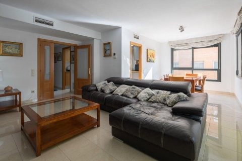 Продажа квартиры Салоу, Таррагона, Испания 4 спальни, 134м2 №21889 - фото 4