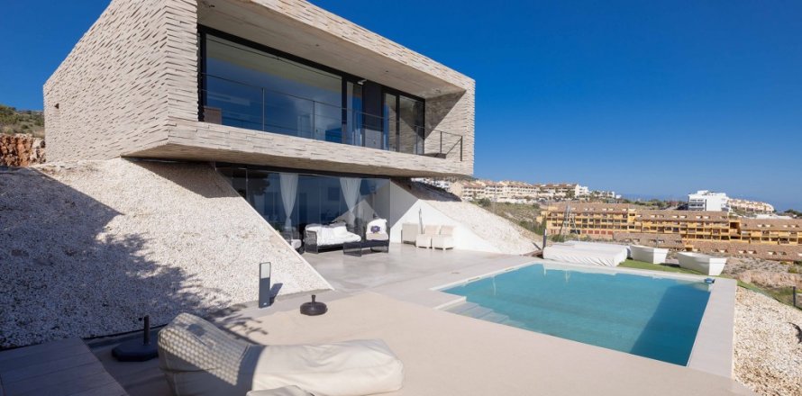 Villa Benalmadena, Malaga, Espagne 4 chambres, 303 m2 No. 107702