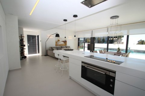 Huvila myytävänä San Miguel de Salinas, Alicante, Espanja, 4 makuuhuonetta, 144 m2 No. 110289 - kuva 29