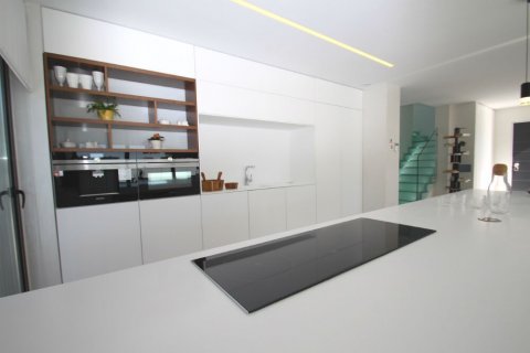 Huvila myytävänä San Miguel de Salinas, Alicante, Espanja, 4 makuuhuonetta, 144 m2 No. 110289 - kuva 3