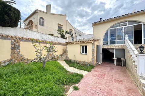 Продажа виллы Торревьеха, Аликанте, Испания 2 спальни, 175м2 №117232 - фото 2
