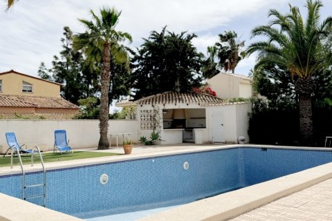Villa en venta La Zenia, Alicante, España 7 dormitorios, 350 m2 No. 114553 - foto 2