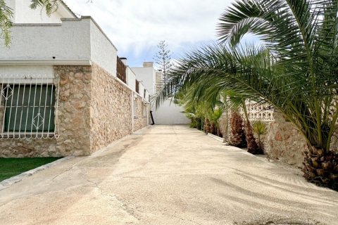 Villa en venta La Zenia, Alicante, España 7 dormitorios, 350 m2 No. 114553 - foto 4