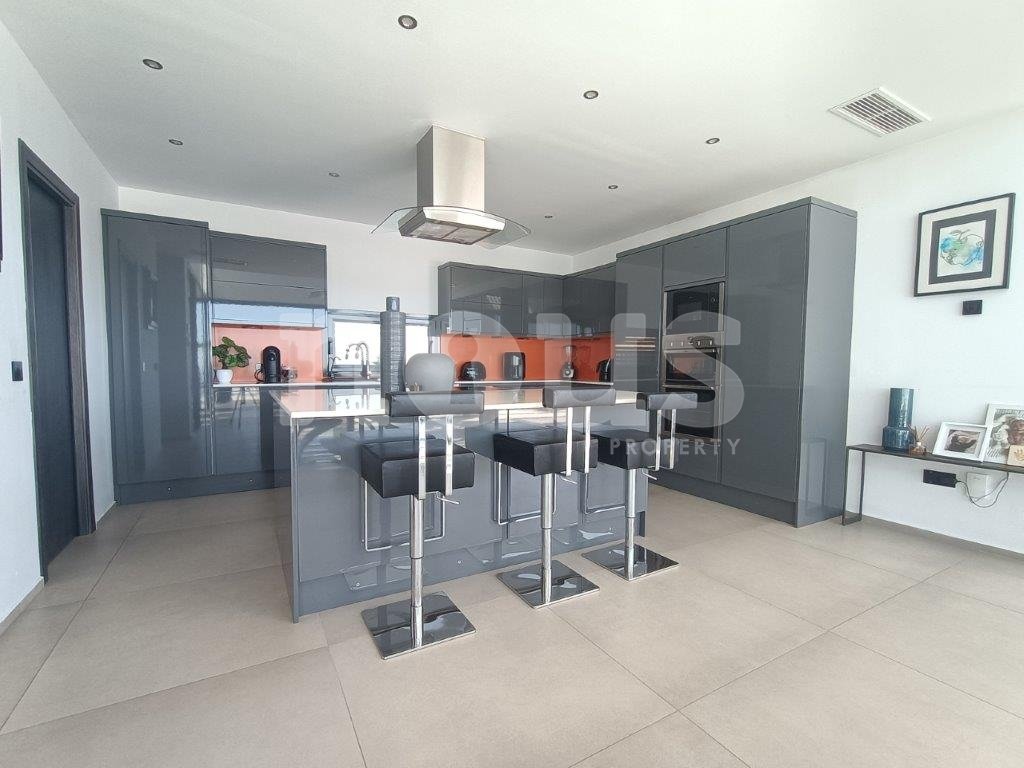 Villa a Torviscas, Tenerife, Spagna 4 camere da letto, 472 mq. N° 103033