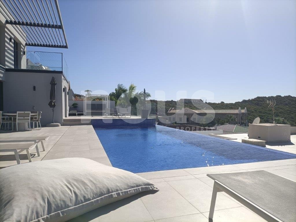 Villa a Torviscas, Tenerife, Spagna 4 camere da letto, 472 mq. N° 103033