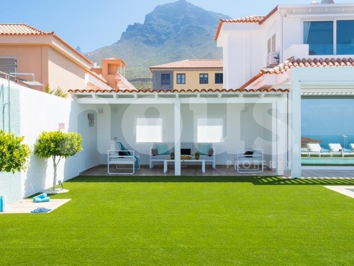 Huvila Adeje, Tenerife, Espanja 6 makuuhuonetta, 270 m2 No. 103032