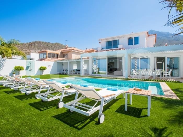 Huvila Adeje, Tenerife, Espanja 6 makuuhuonetta, 270 m2 No. 103032