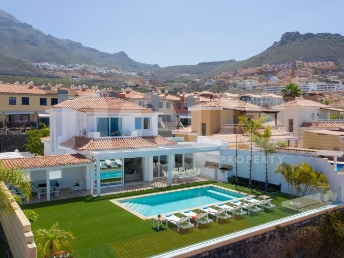 Huvila Adeje, Tenerife, Espanja 6 makuuhuonetta, 270 m2 No. 103032