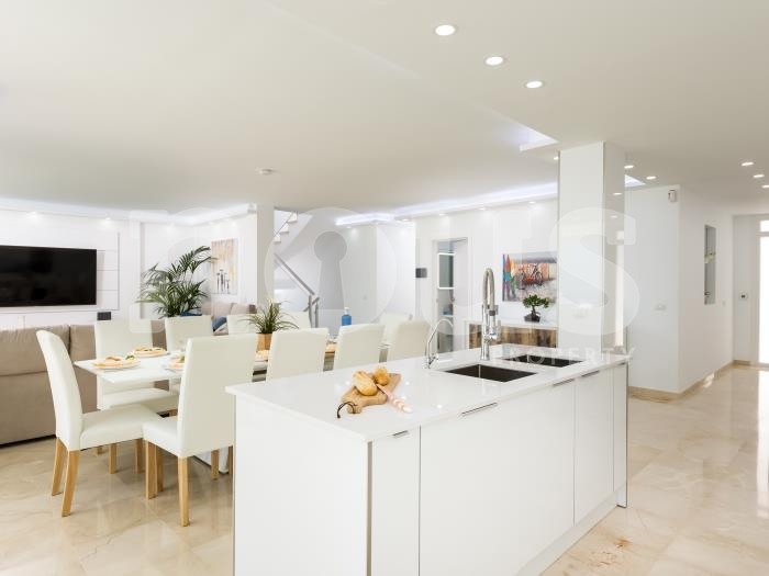 Huvila Adeje, Tenerife, Espanja 6 makuuhuonetta, 270 m2 No. 103032