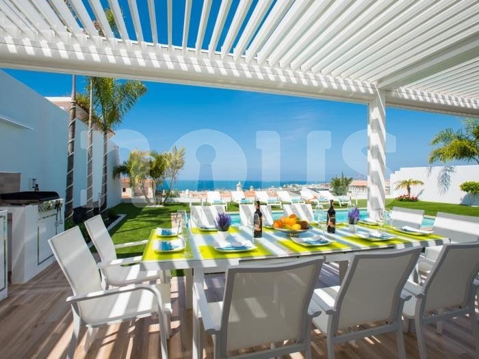 Huvila Adeje, Tenerife, Espanja 6 makuuhuonetta, 270 m2 No. 103032