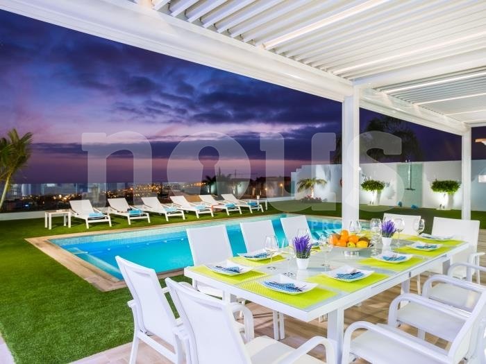 Huvila Adeje, Tenerife, Espanja 6 makuuhuonetta, 270 m2 No. 103032