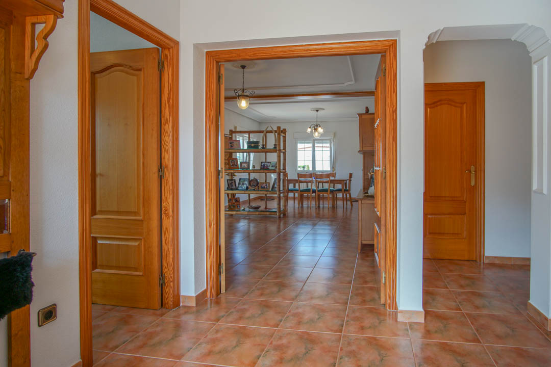 Villa i Calpe, Alicante, Spanien 5 sovrum, 345 kvm. Nr. 84272