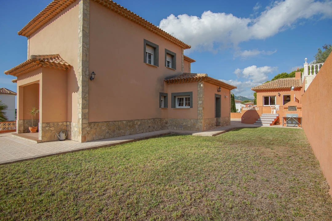 Villa i Calpe, Alicante, Spanien 5 sovrum, 345 kvm. Nr. 84272