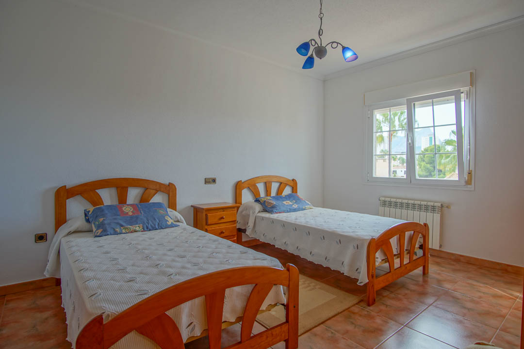 Villa i Calpe, Alicante, Spanien 5 sovrum, 345 kvm. Nr. 84272