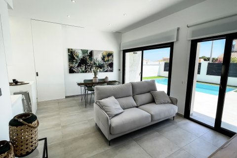 Huvila myytävänä Pinar De Campoverde, Alicante, Espanja, 2 makuuhuonetta, 108 m2 No. 110715 - kuva 3