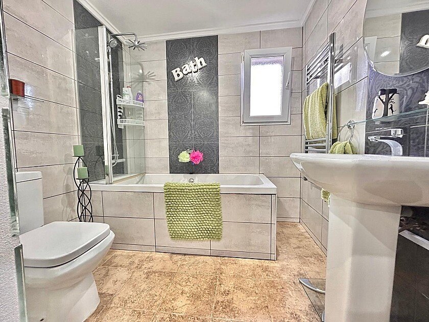 Villa i Playa Flamenca II, Alicante, Spanien 4 sovrum, 120 kvm. Nr. 111155